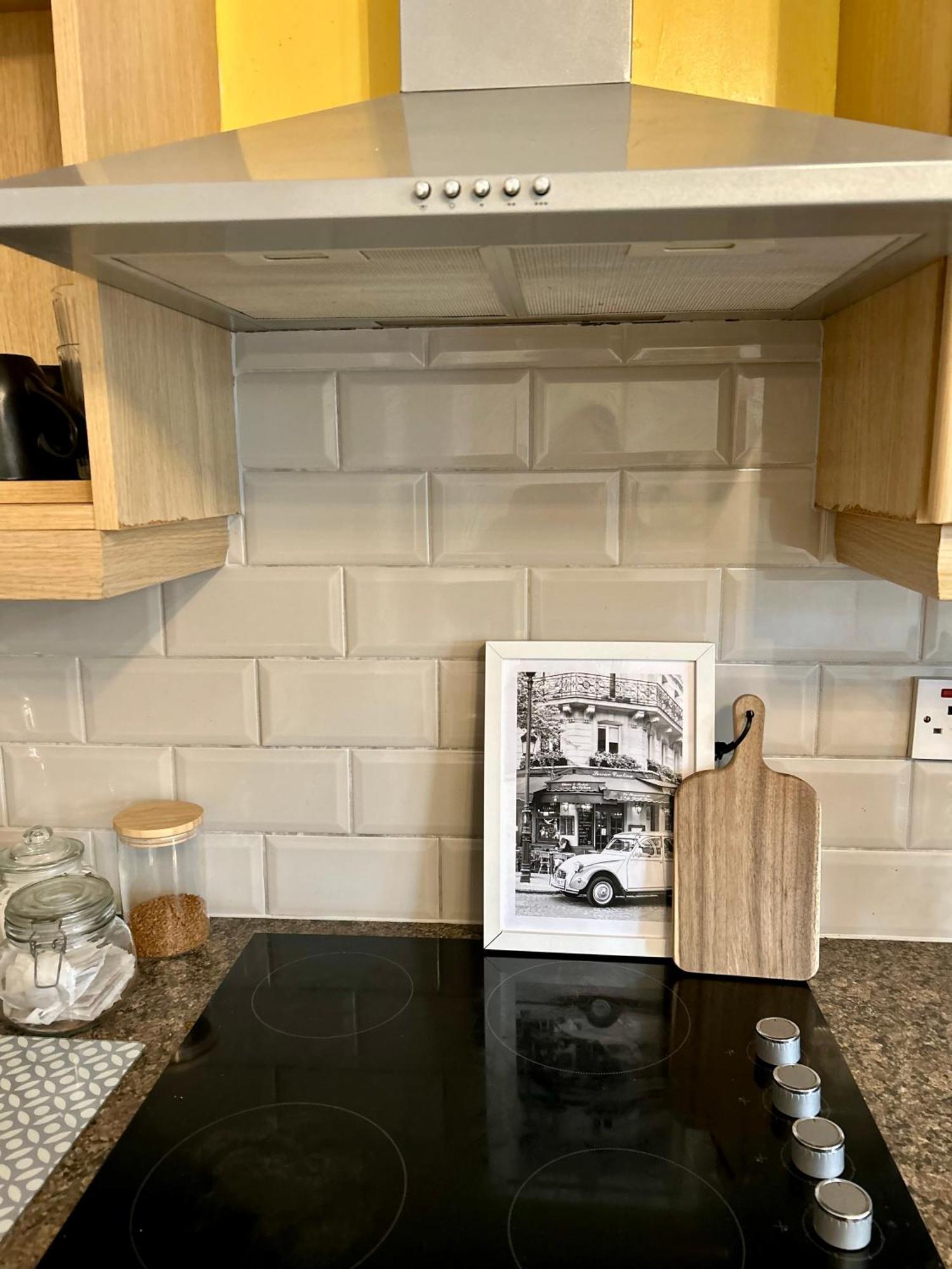 Modern 2 Bed Apartment With Free Parking And Netflix Dawley Exterior foto